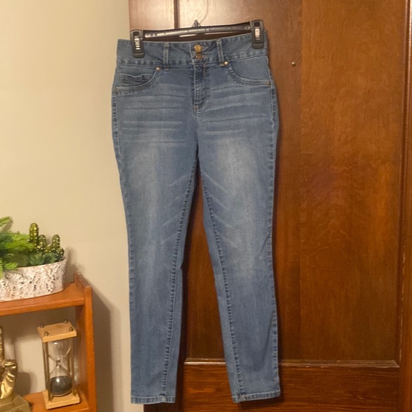 D. Jeans size 8p😍😍😍 - Picture 1 of 8